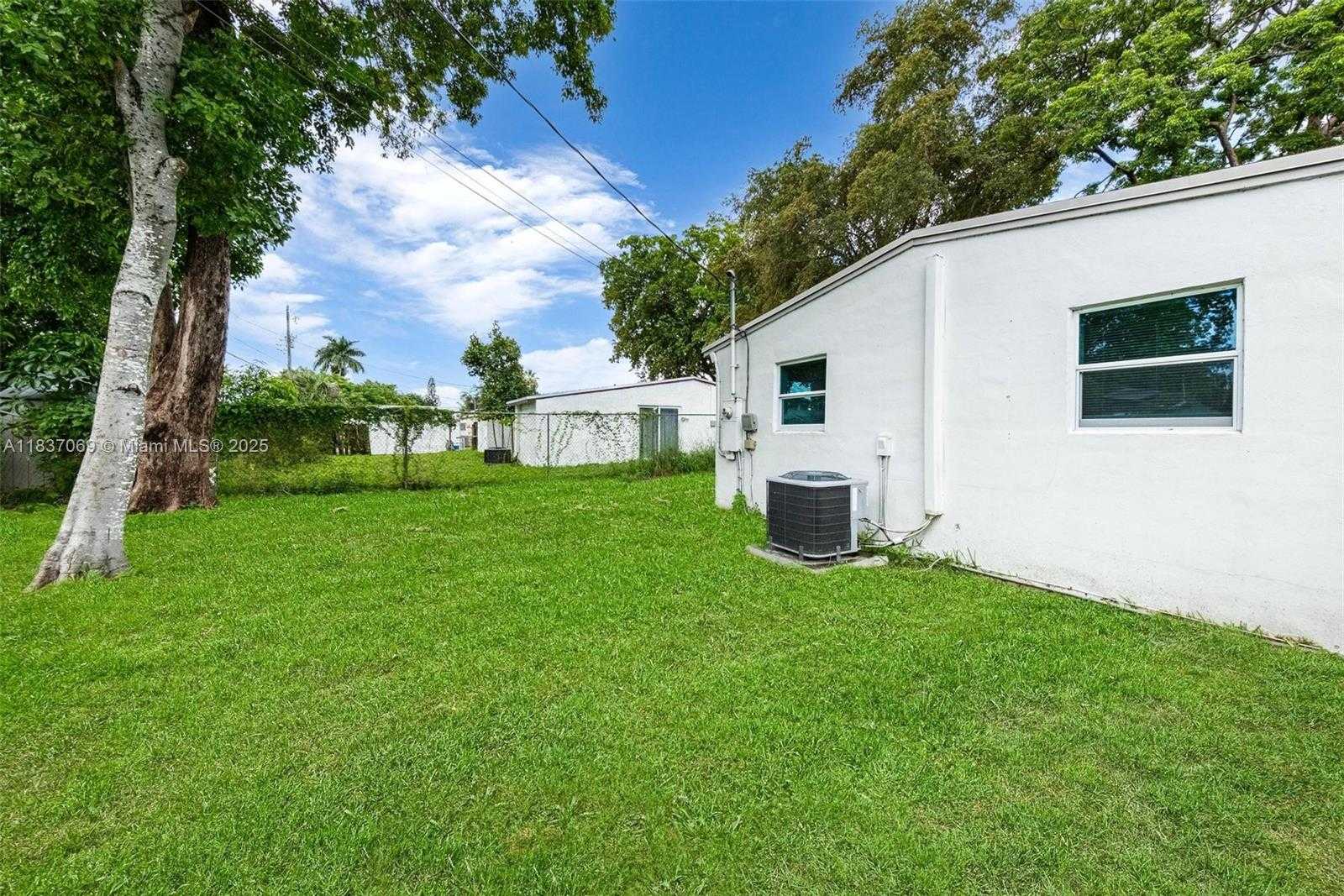 Small Image of 2569 NORTH WEST 61ST AVE, Margate Number 28