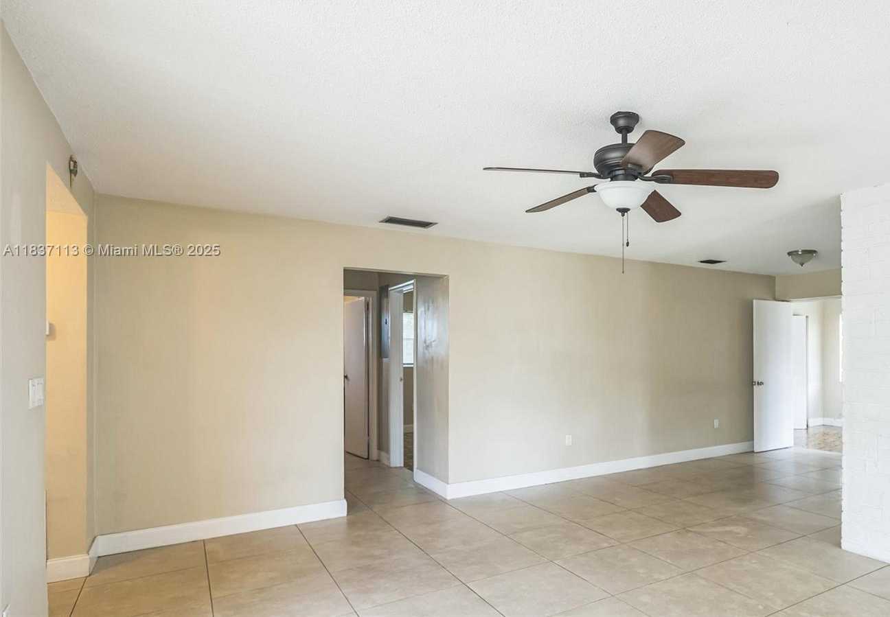 Small Image of 8361 NORTH WEST 28TH PL, Sunrise Number 19
