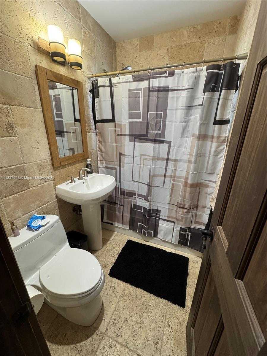 Small Image of 9761 BAHAMA DR, Cutler Bay Number 15