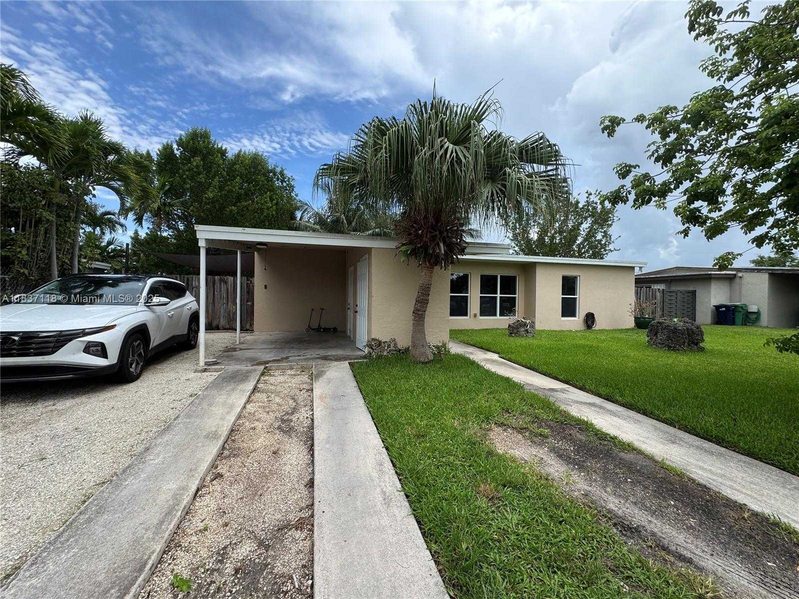 Small Image of 9761 BAHAMA DR, Cutler Bay Number 2