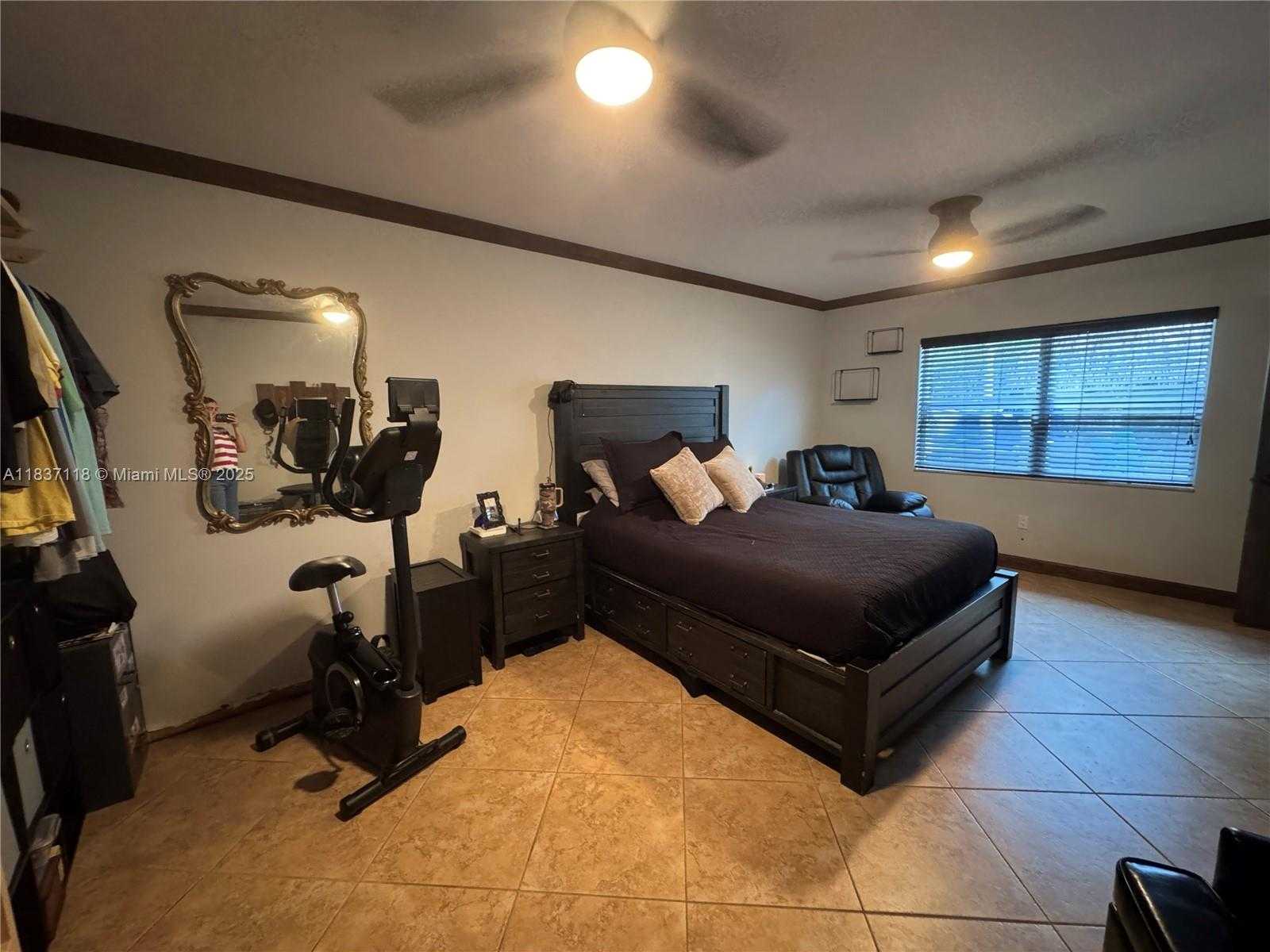Small Image of 9761 BAHAMA DR, Cutler Bay Number 23