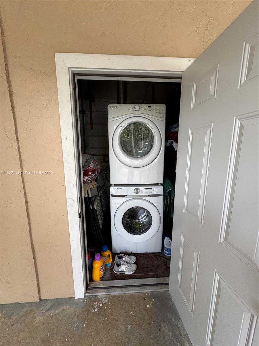 Small Image of 9761 BAHAMA DR, Cutler Bay Number 24