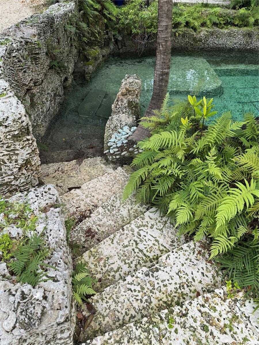 Small Image of 9761 BAHAMA DR, Cutler Bay Number 5