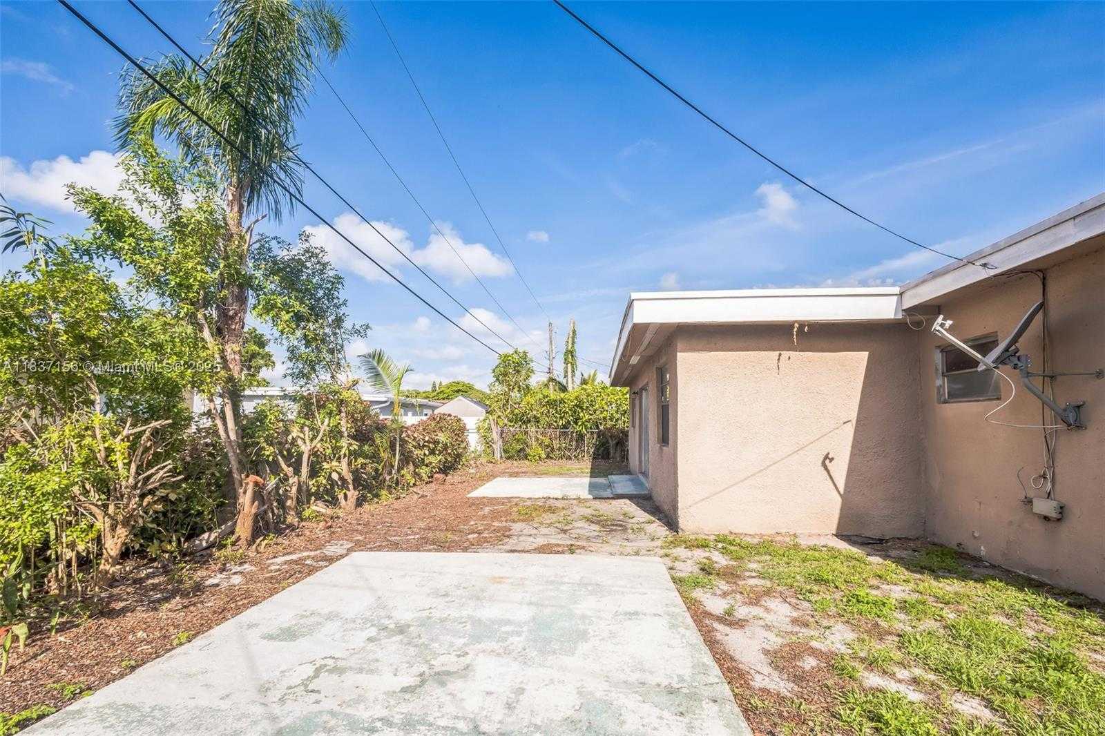 Small Image of 5640 NORTH WEST 13TH CT, Lauderhill Number 25