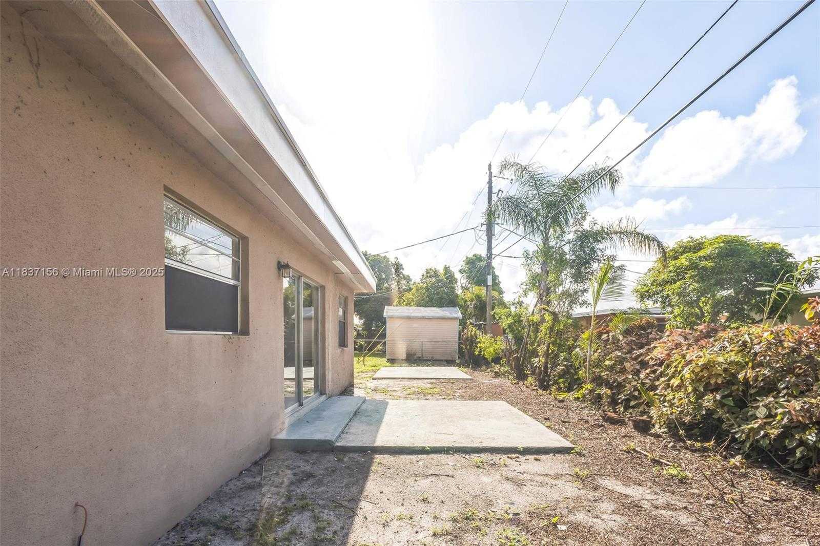 Small Image of 5640 NORTH WEST 13TH CT, Lauderhill Number 26