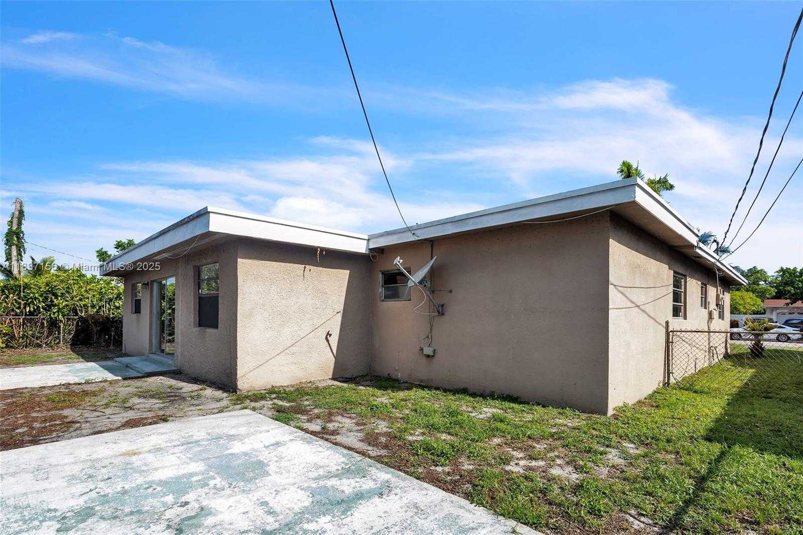 Small Image of 5640 NORTH WEST 13TH CT, Lauderhill Number 27
