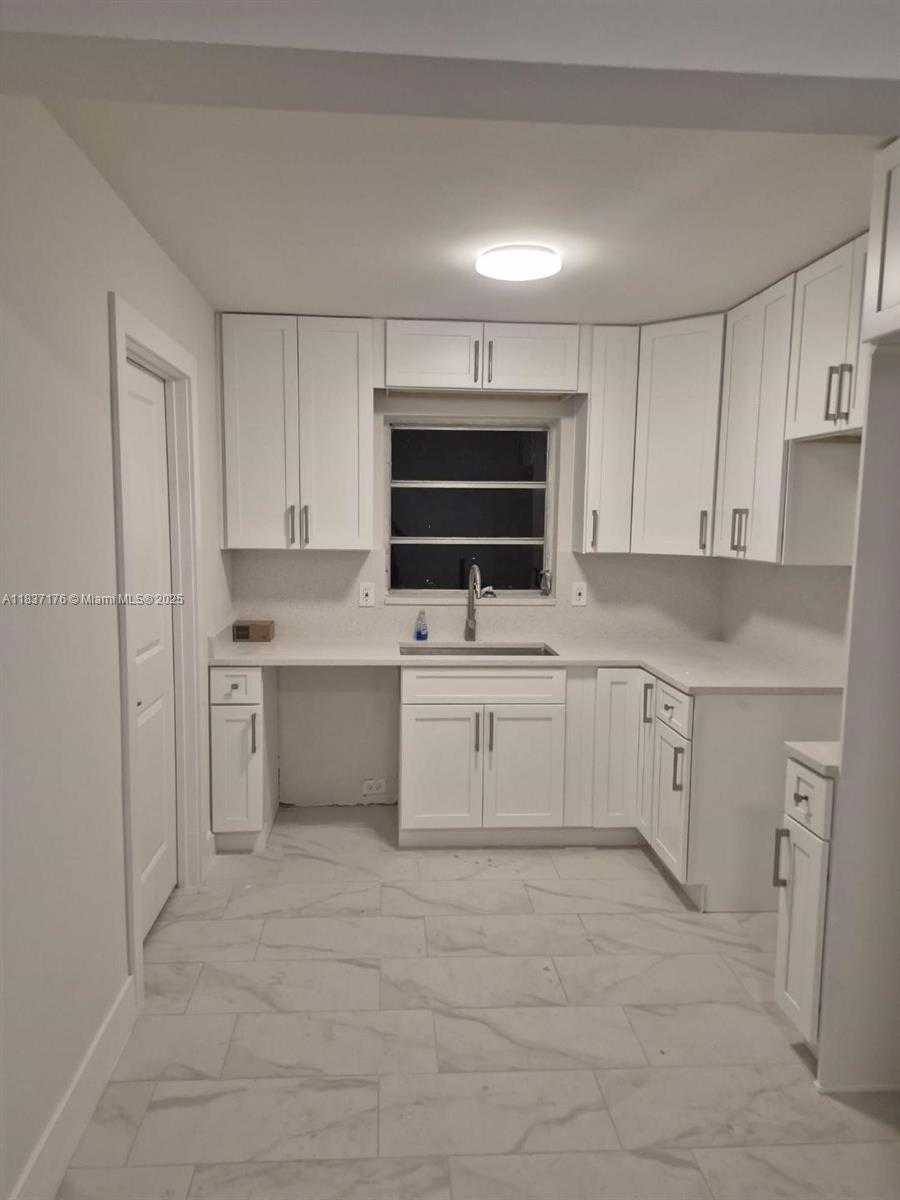 Small Image of 17340 NORTH WEST 52ND PL, Miami Gardens Number 5