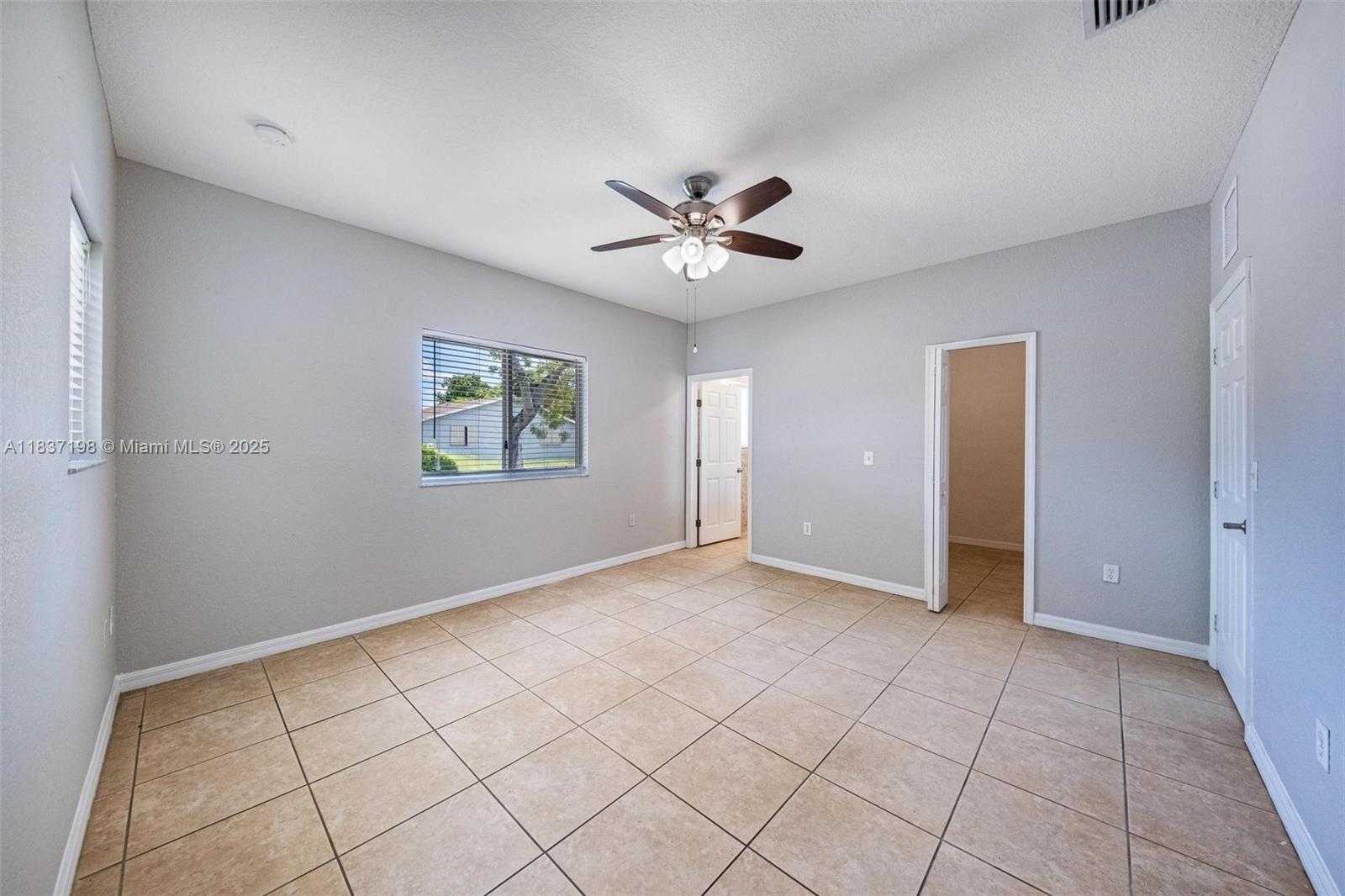 Small Image of 6124 SOUTH WEST 39TH ST, Miramar Number 13