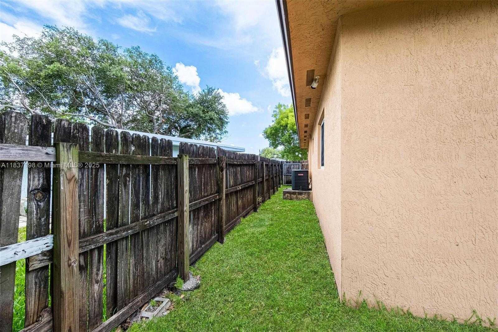 Small Image of 6124 SOUTH WEST 39TH ST, Miramar Number 35