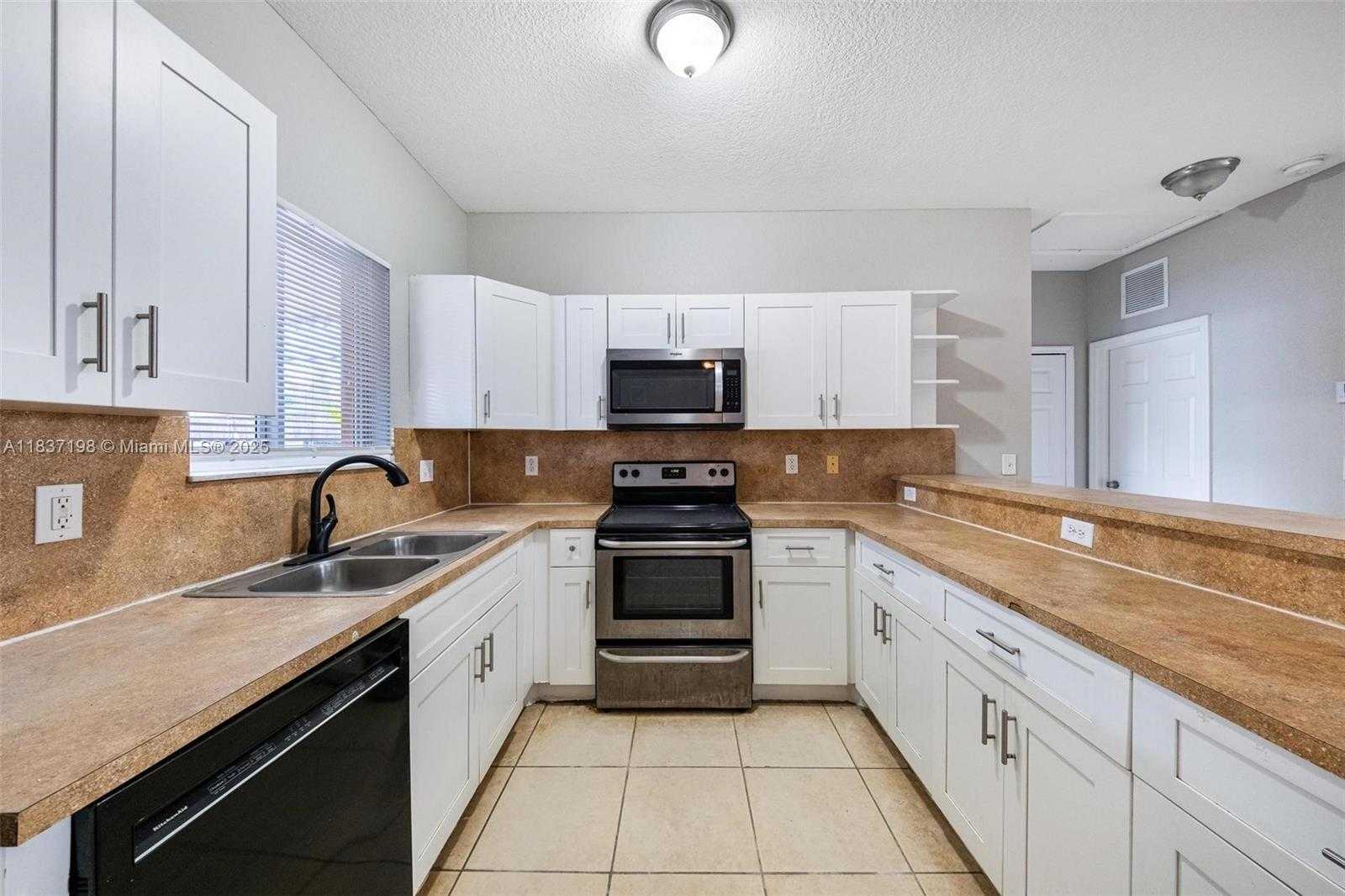 Small Image of 6124 SOUTH WEST 39TH ST, Miramar Number 6