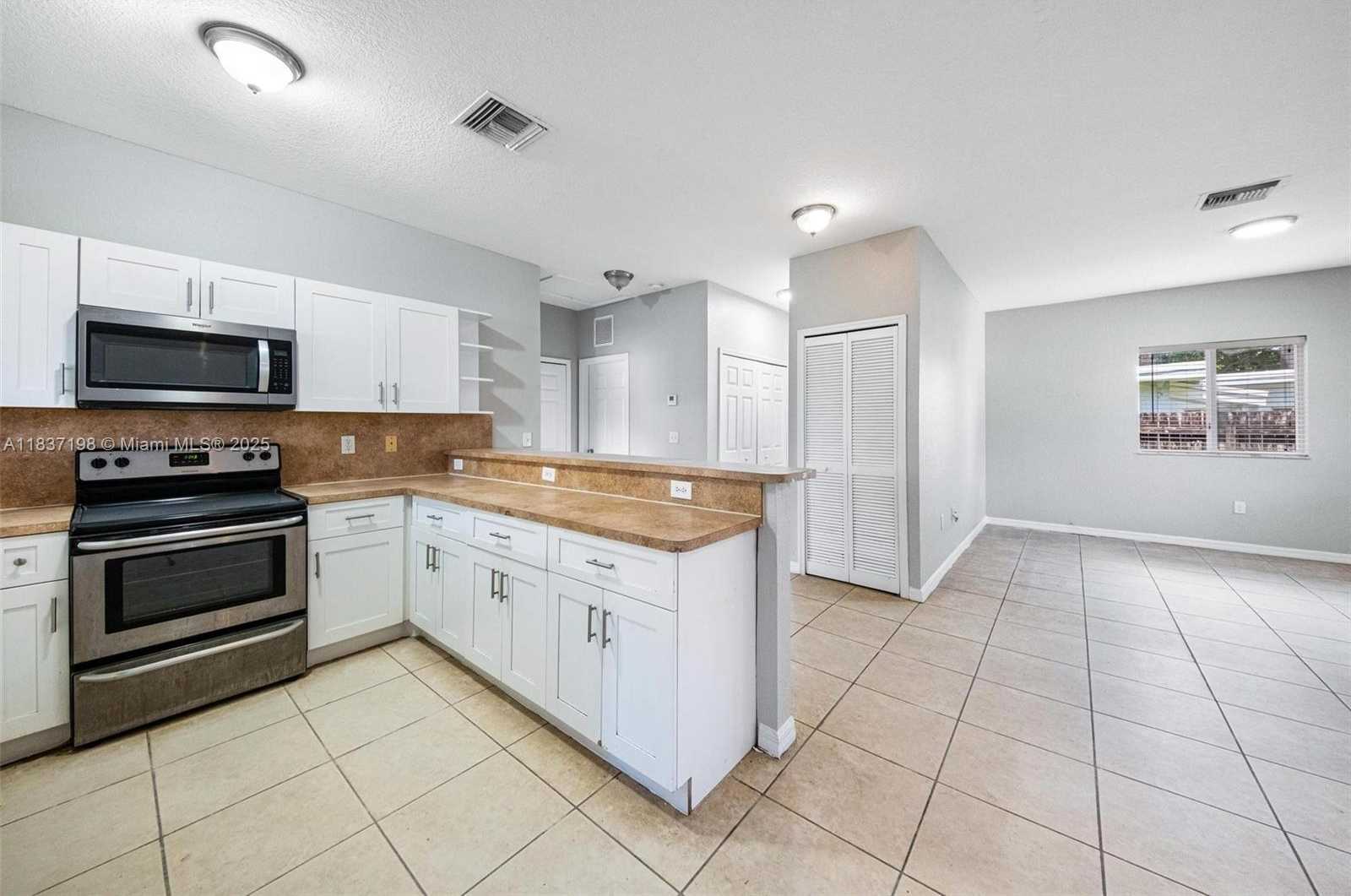 Small Image of 6124 SOUTH WEST 39TH ST, Miramar Number 9