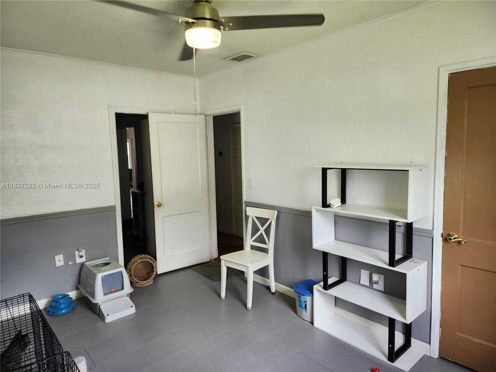 Small Image of 3521 EAST 8TH AVE, Hialeah Number 12