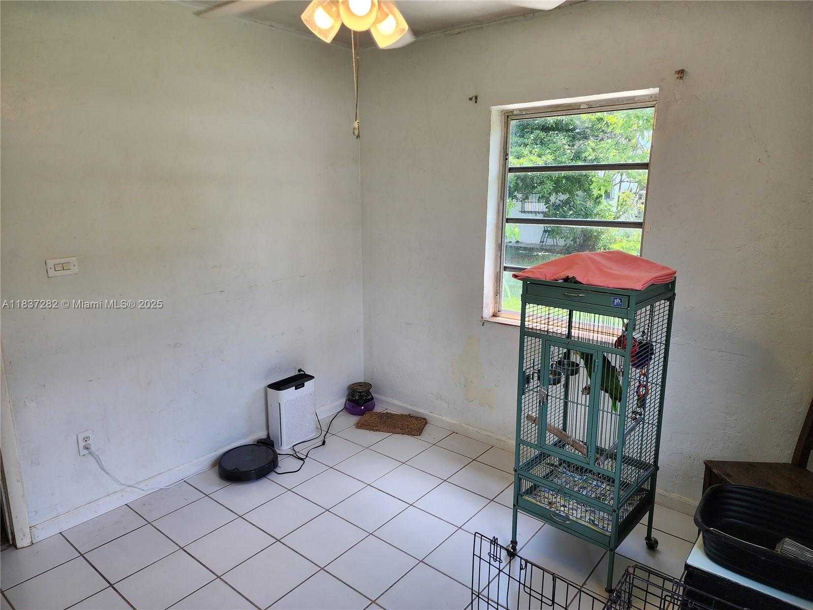 Small Image of 3521 EAST 8TH AVE, Hialeah Number 15
