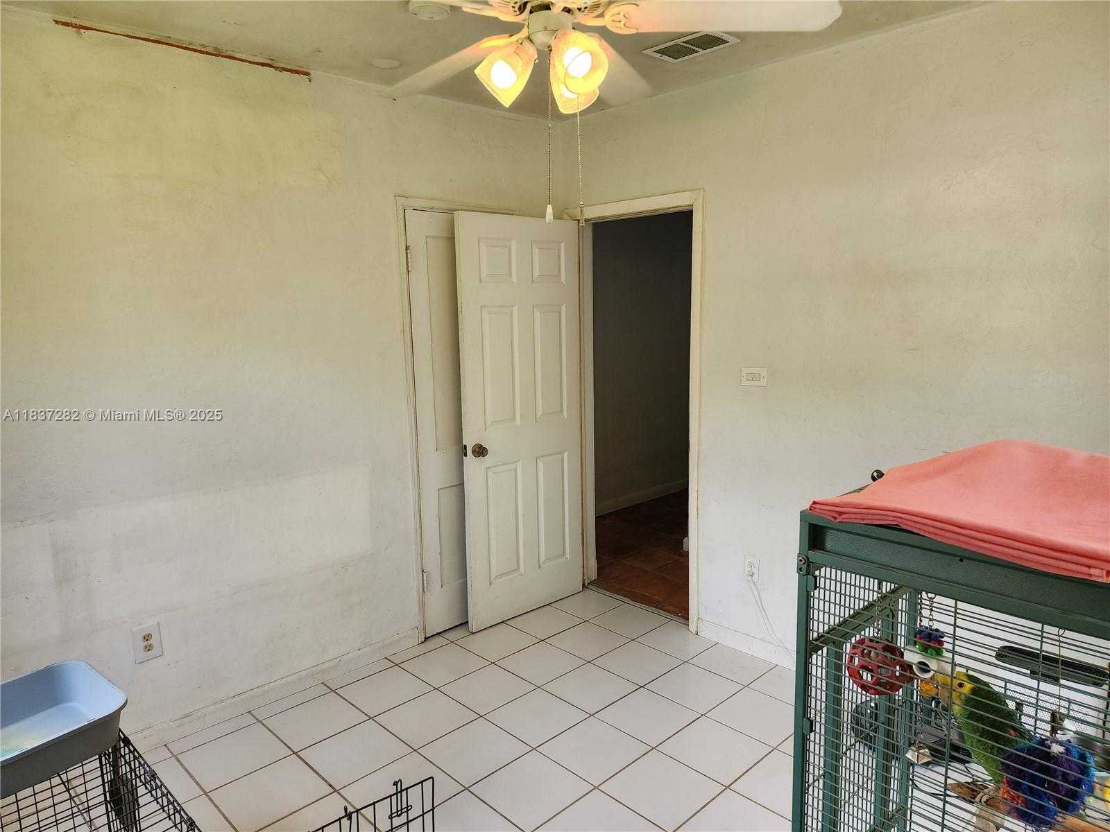 Small Image of 3521 EAST 8TH AVE, Hialeah Number 16