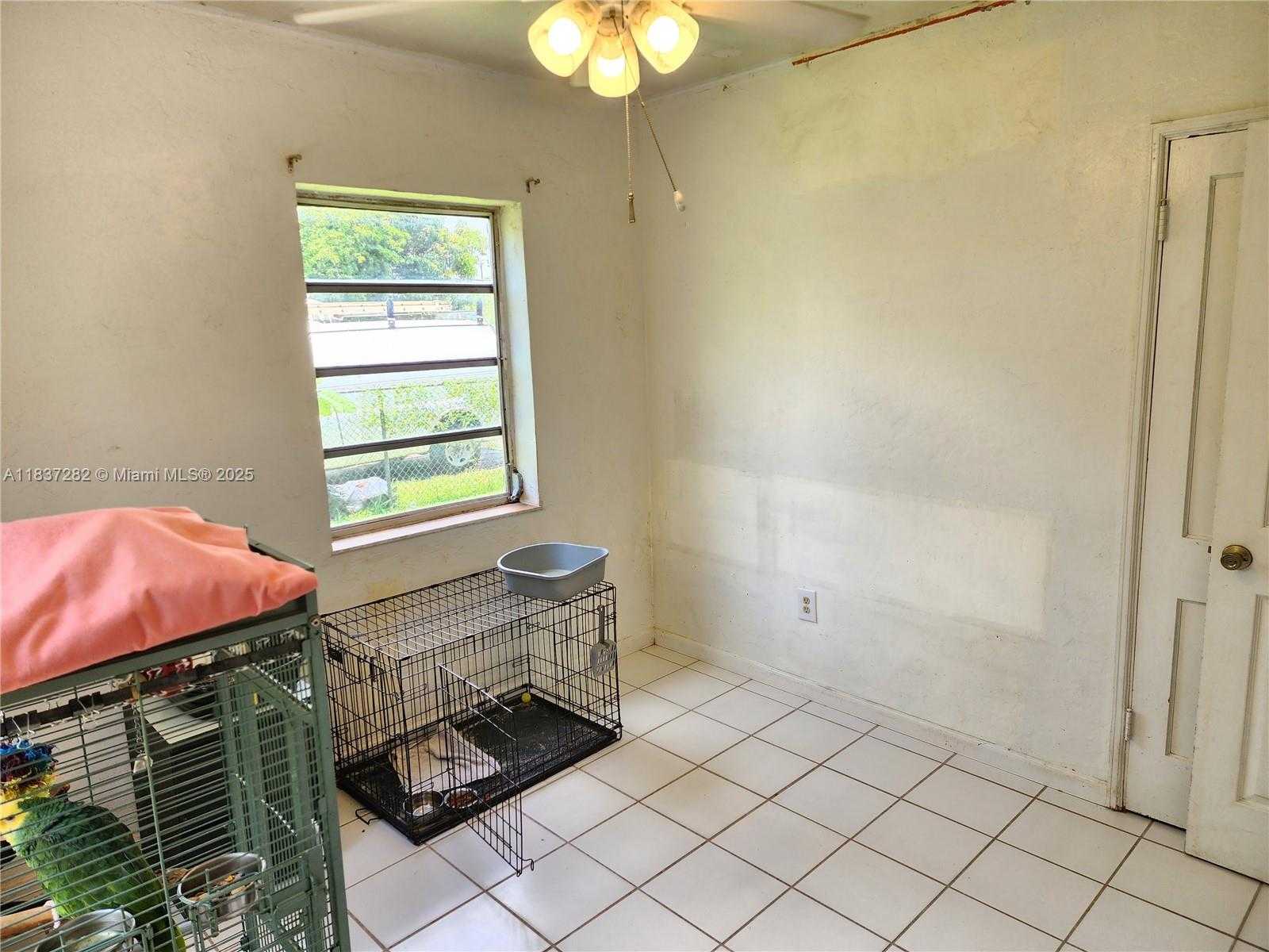 Small Image of 3521 EAST 8TH AVE, Hialeah Number 17