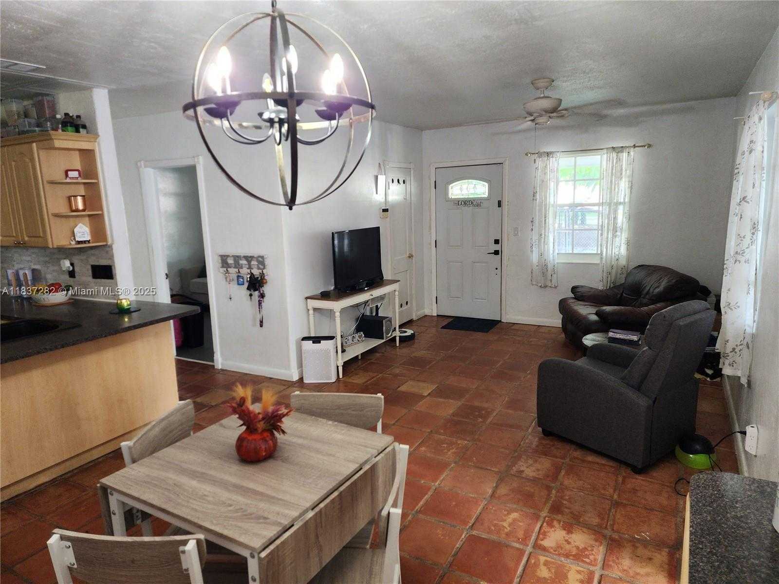 Small Image of 3521 EAST 8TH AVE, Hialeah Number 23