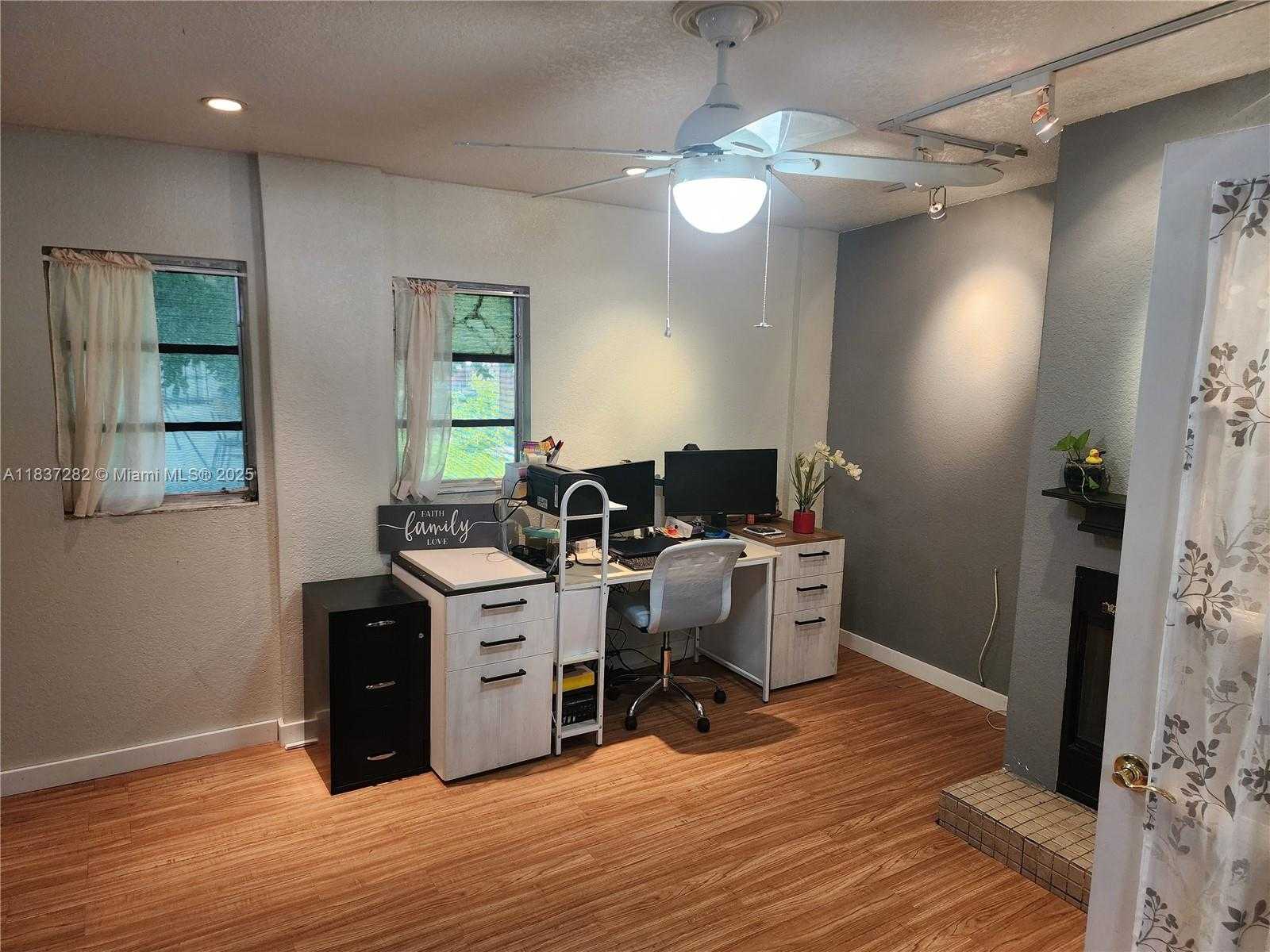 Small Image of 3521 EAST 8TH AVE, Hialeah Number 35