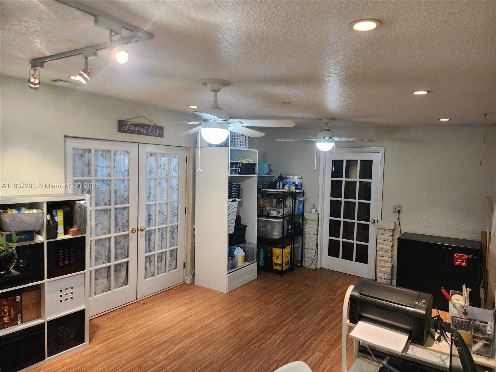 Small Image of 3521 EAST 8TH AVE, Hialeah Number 36