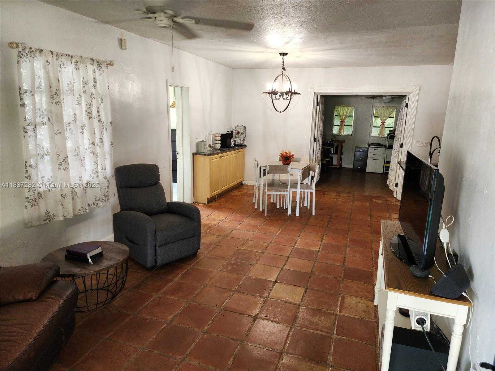 Small Image of 3521 EAST 8TH AVE, Hialeah Number 4