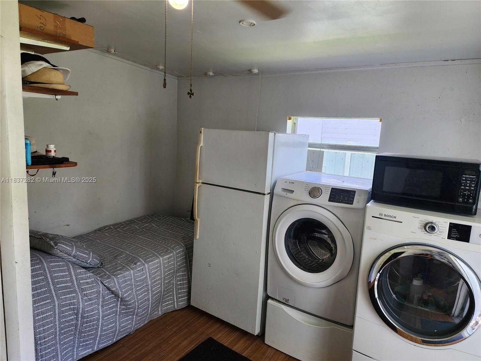 Small Image of 3521 EAST 8TH AVE, Hialeah Number 41