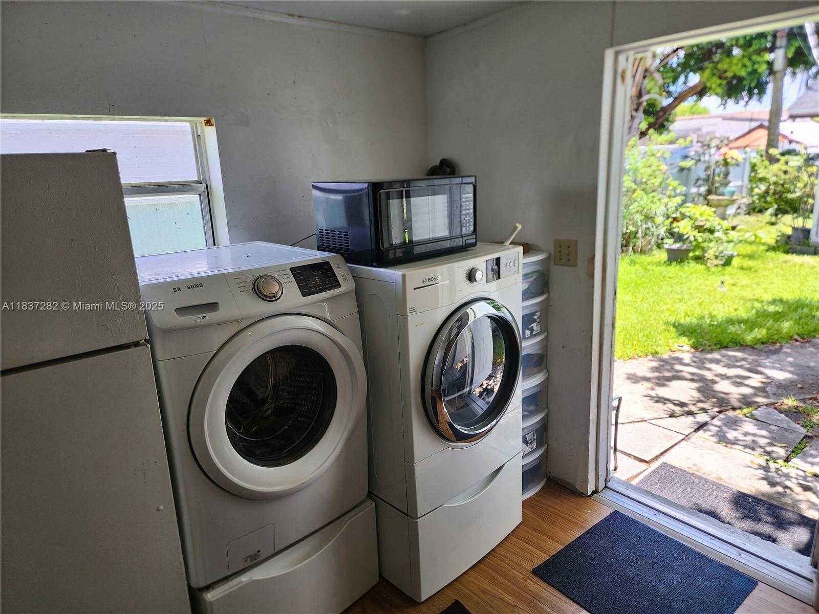 Small Image of 3521 EAST 8TH AVE, Hialeah Number 44