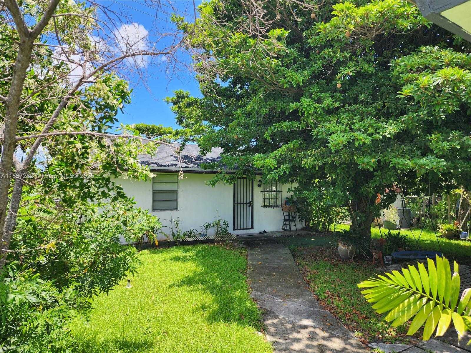 Small Image of 3521 EAST 8TH AVE, Hialeah Number 52
