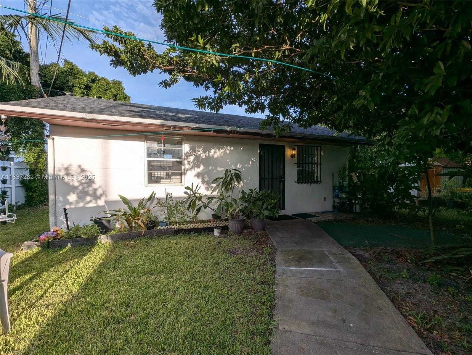 Small Image of 3521 EAST 8TH AVE, Hialeah Number 53