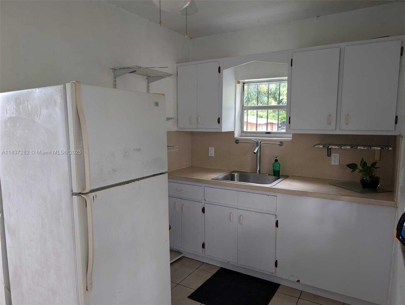 Small Image of 3521 EAST 8TH AVE, Hialeah Number 55