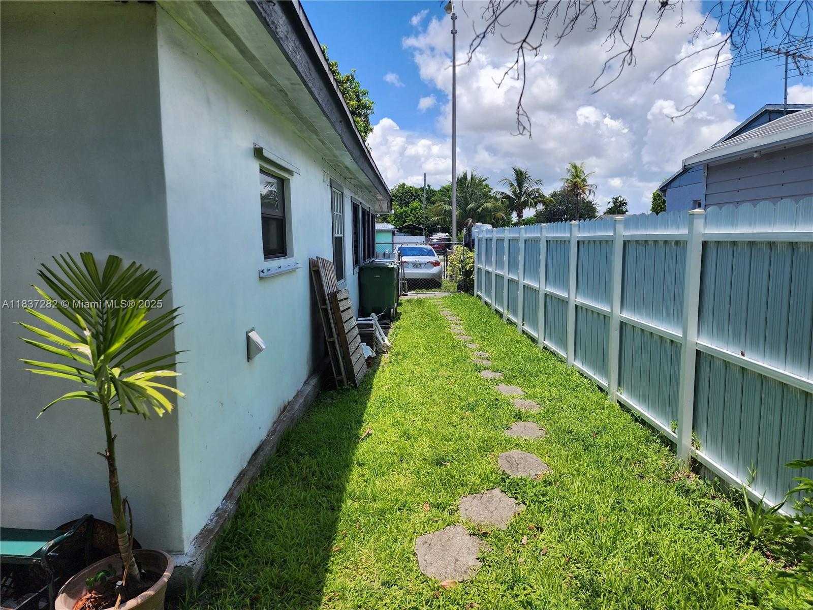 Small Image of 3521 EAST 8TH AVE, Hialeah Number 61