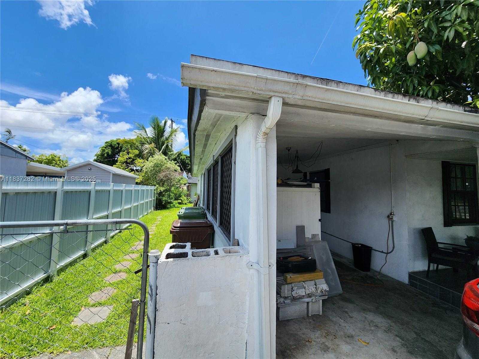 Small Image of 3521 EAST 8TH AVE, Hialeah Number 63