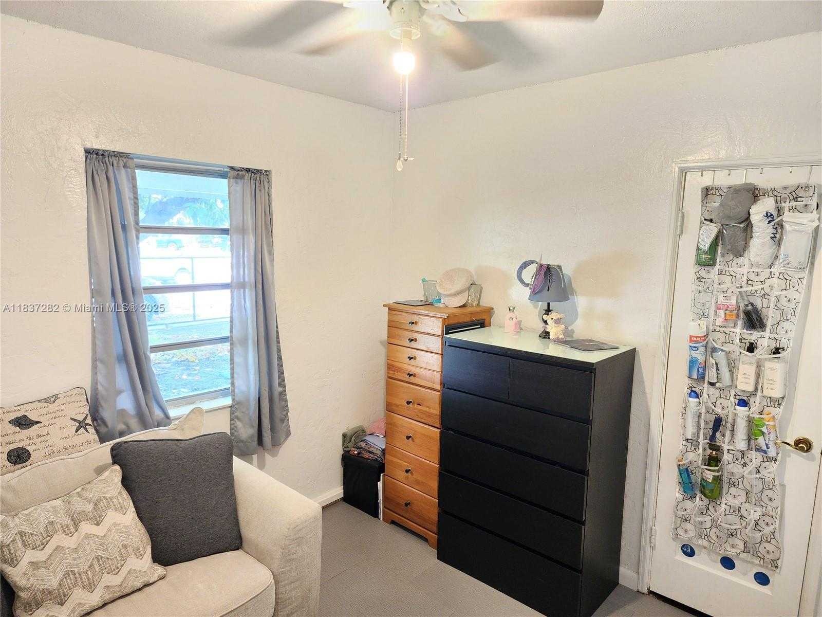 Small Image of 3521 EAST 8TH AVE, Hialeah Number 7