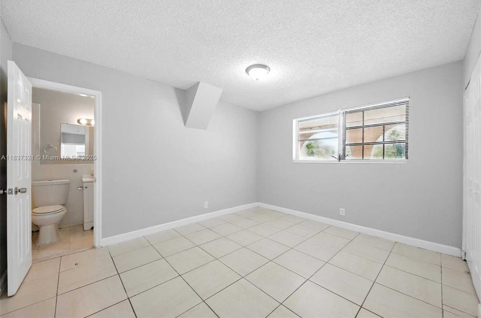 Small Image of 4021 NORTH WEST 7TH AVE, Deerfield Beach Number 13