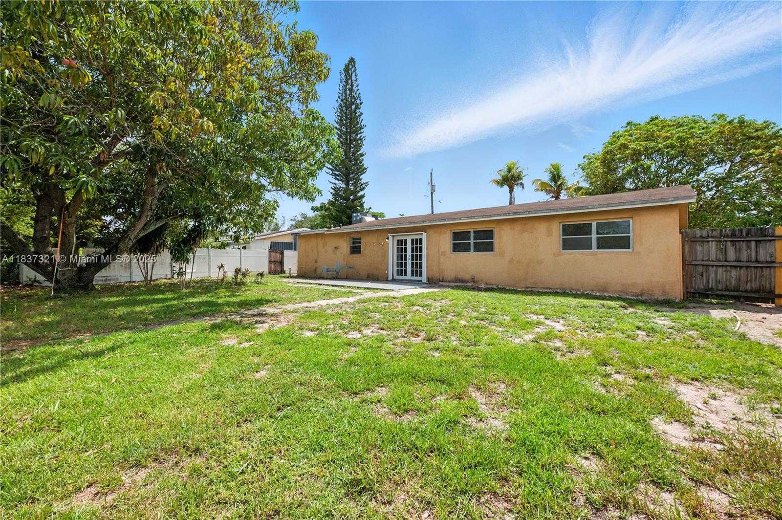 Small Image of 4021 NORTH WEST 7TH AVE, Deerfield Beach Number 29