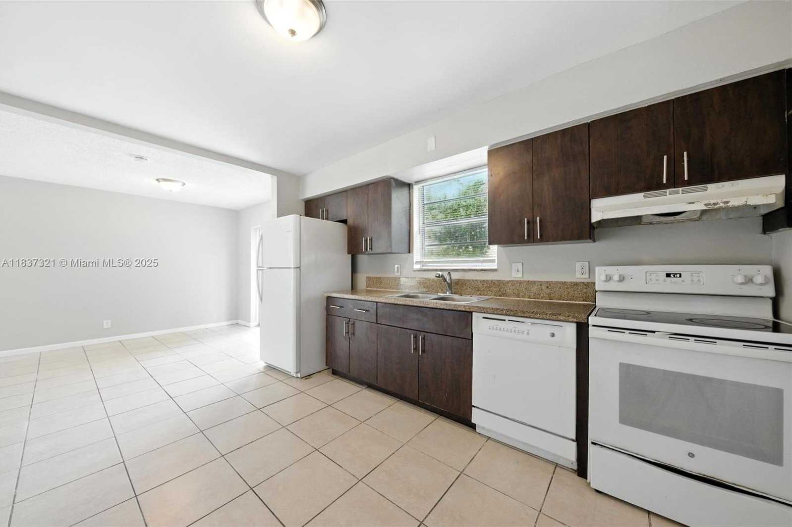 Small Image of 4021 NORTH WEST 7TH AVE, Deerfield Beach Number 7
