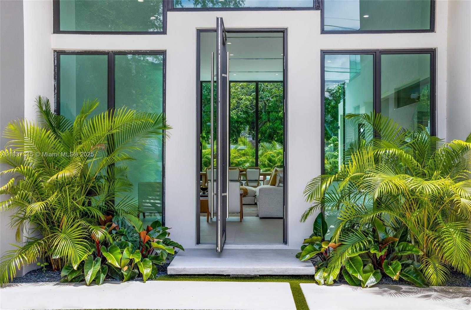 Small Image of Miami Number 24
