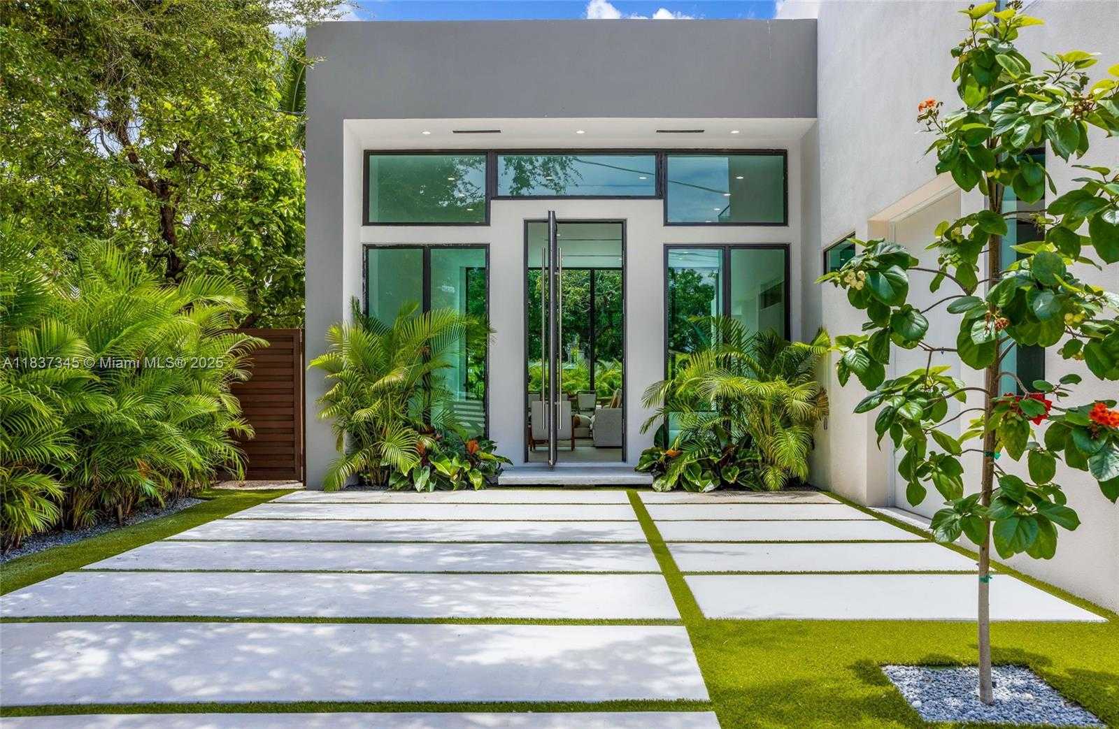 Small Image of Miami Number 3