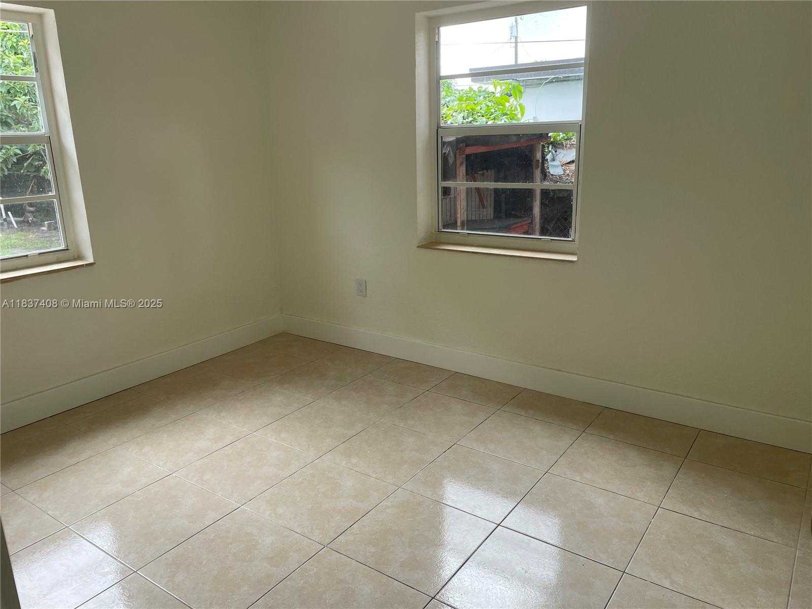 Small Image of 320 EAST 58TH ST, Hialeah Number 10