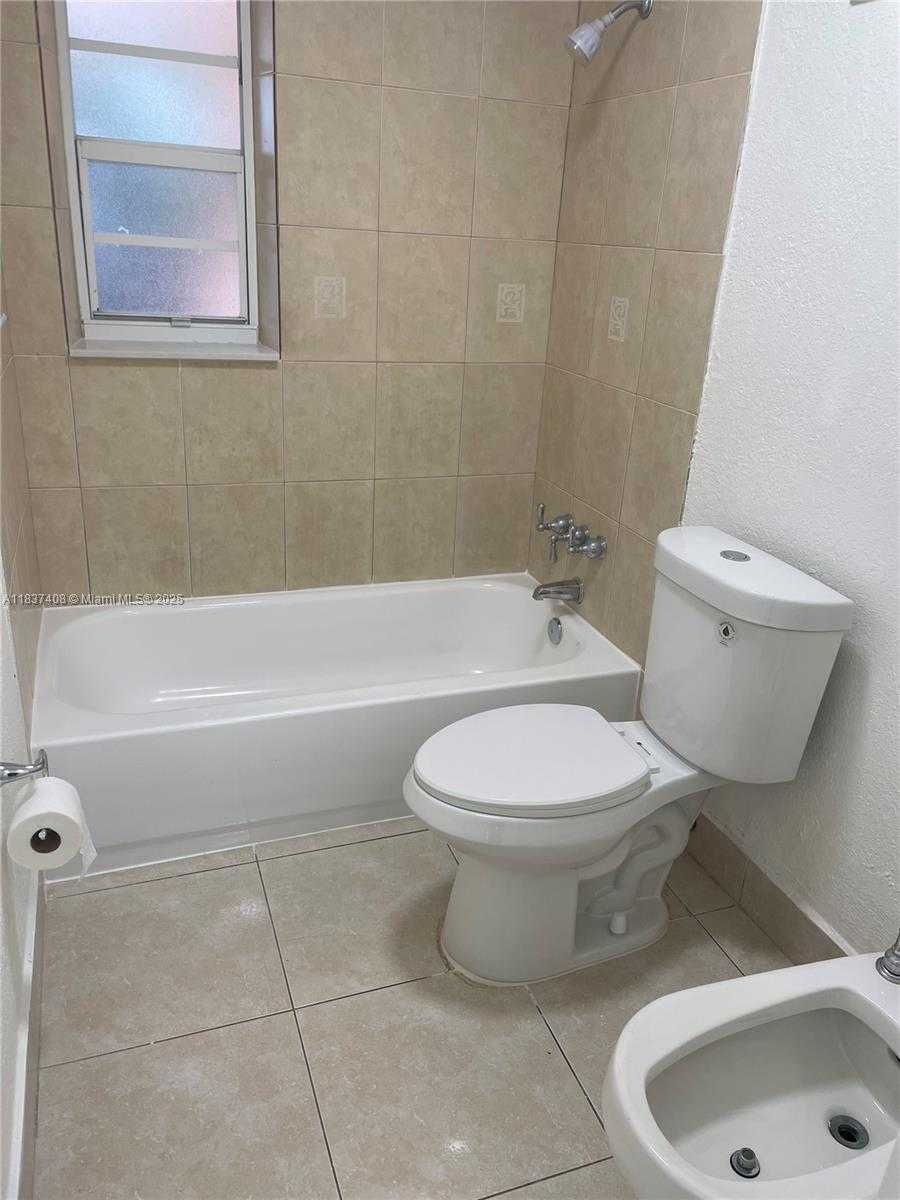 Small Image of 320 EAST 58TH ST, Hialeah Number 12
