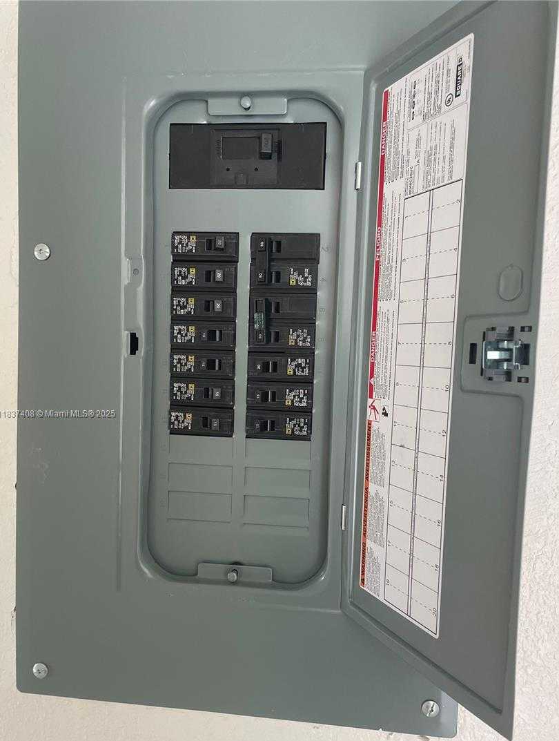 Small Image of 320 EAST 58TH ST, Hialeah Number 7