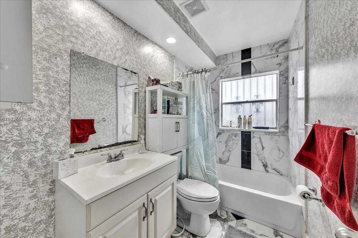 Small Image of 5287 NORTH WEST 193RD LN, Miami Gardens Number 27