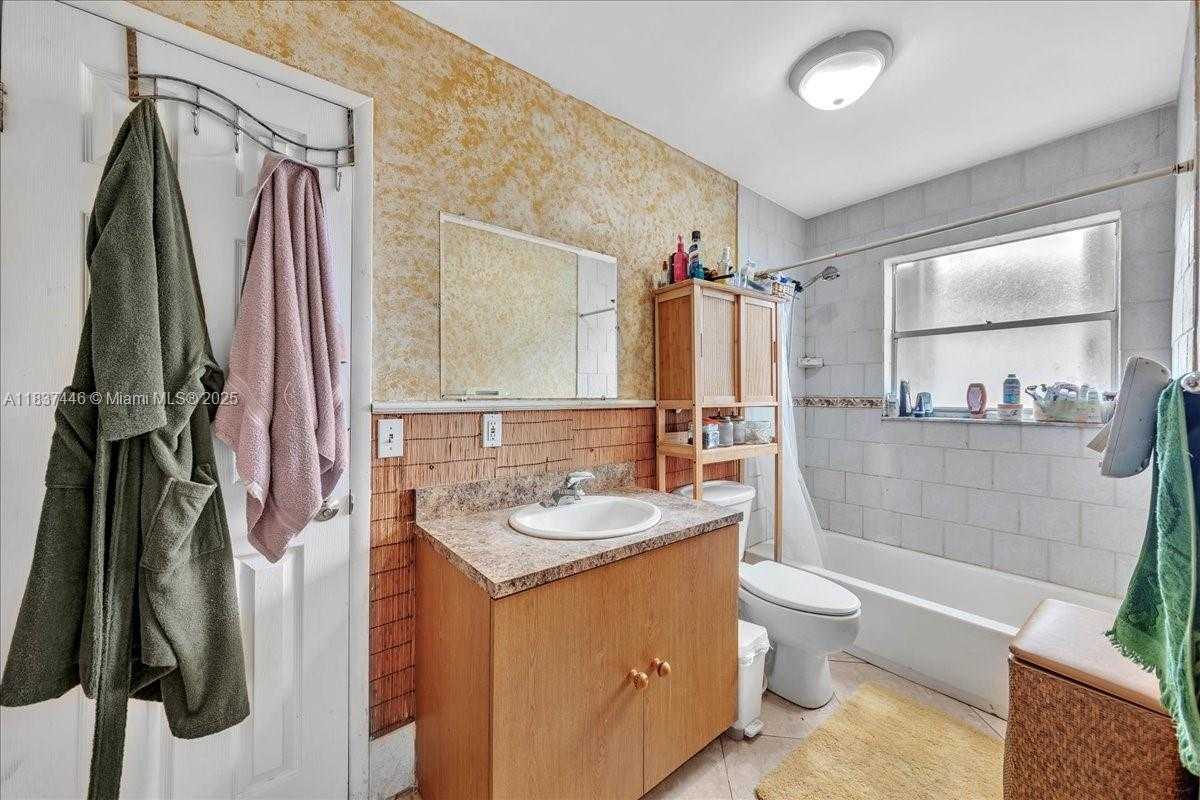 Small Image of 5287 NORTH WEST 193RD LN, Miami Gardens Number 28