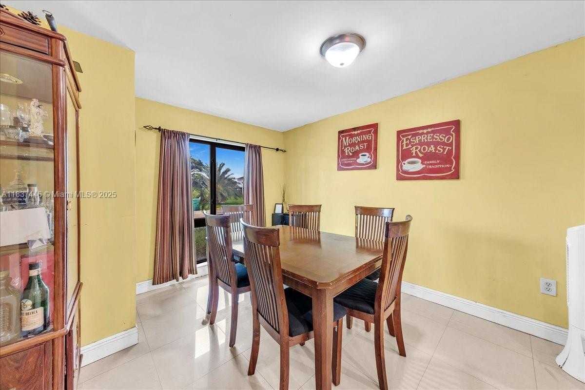 Small Image of 5287 NORTH WEST 193RD LN, Miami Gardens Number 8