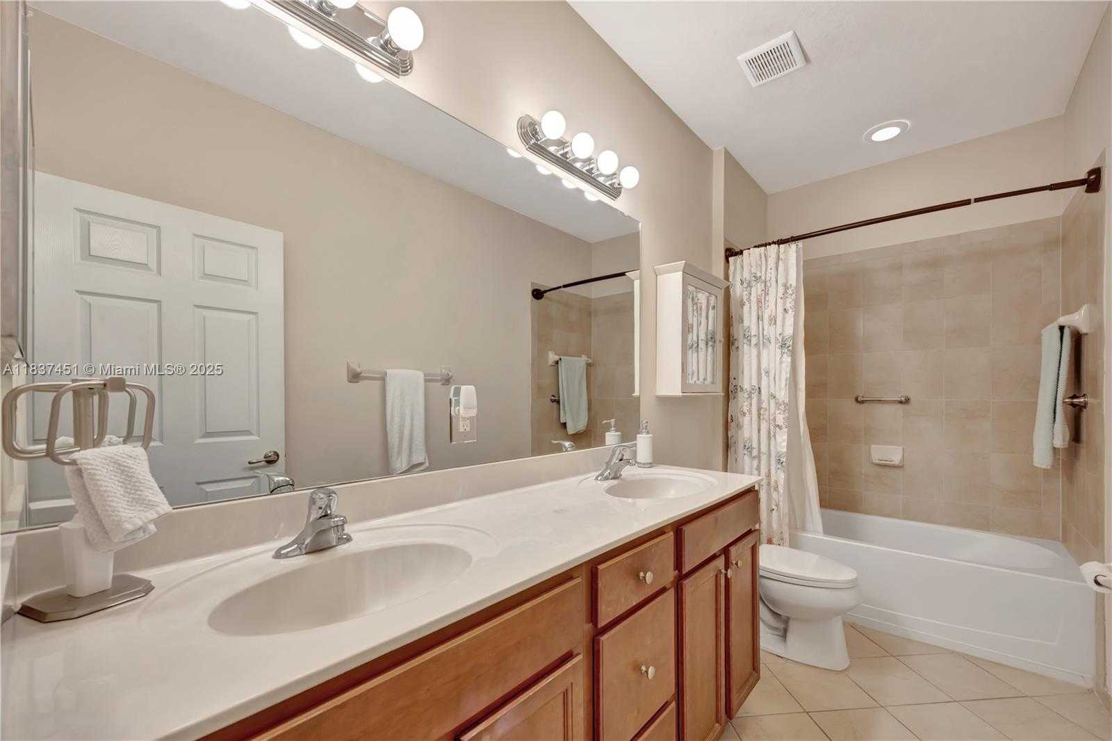 Small Image of 132 SOUTH EAST 36TH AVE, Homestead Number 28