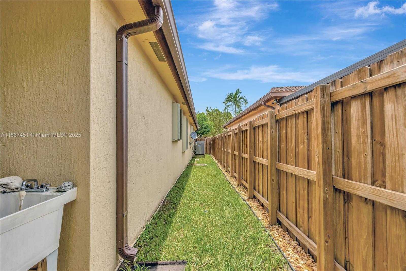Small Image of 132 SOUTH EAST 36TH AVE, Homestead Number 33