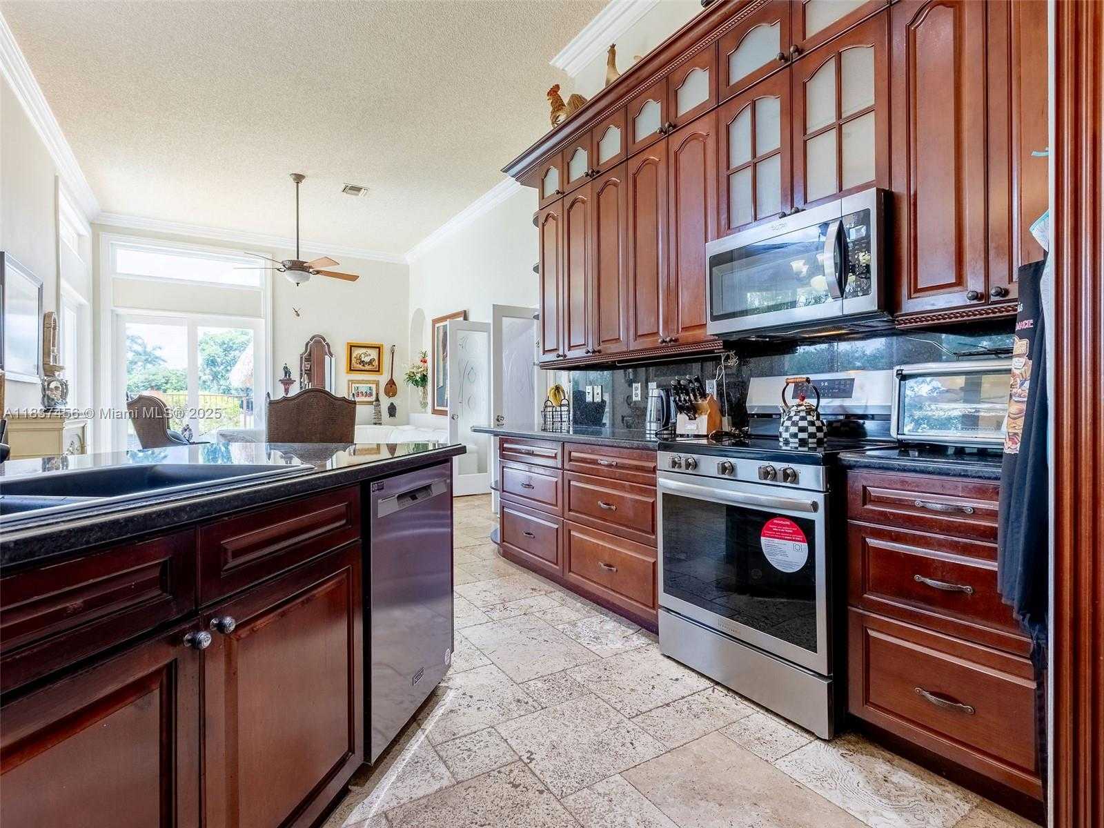 Small Image of 3043 LAKEWOOD DR, Weston Number 10