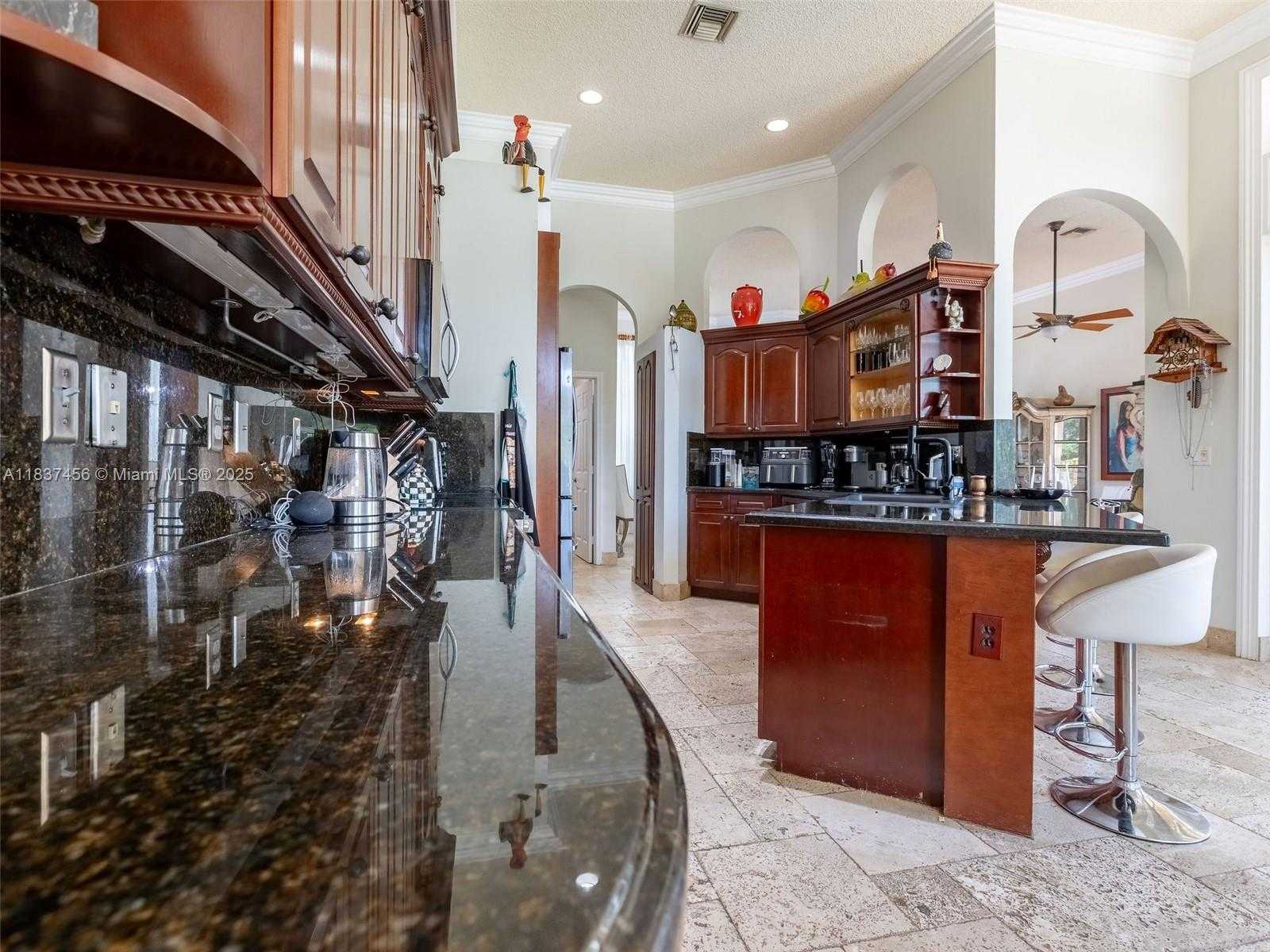 Small Image of 3043 LAKEWOOD DR, Weston Number 11
