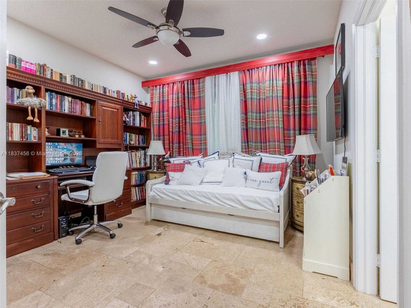 Small Image of 3043 LAKEWOOD DR, Weston Number 22