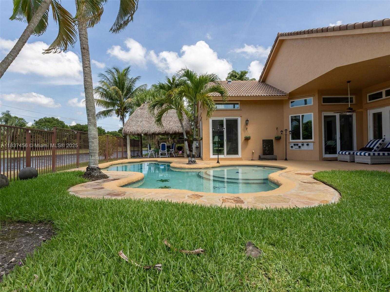 Small Image of 3043 LAKEWOOD DR, Weston Number 26
