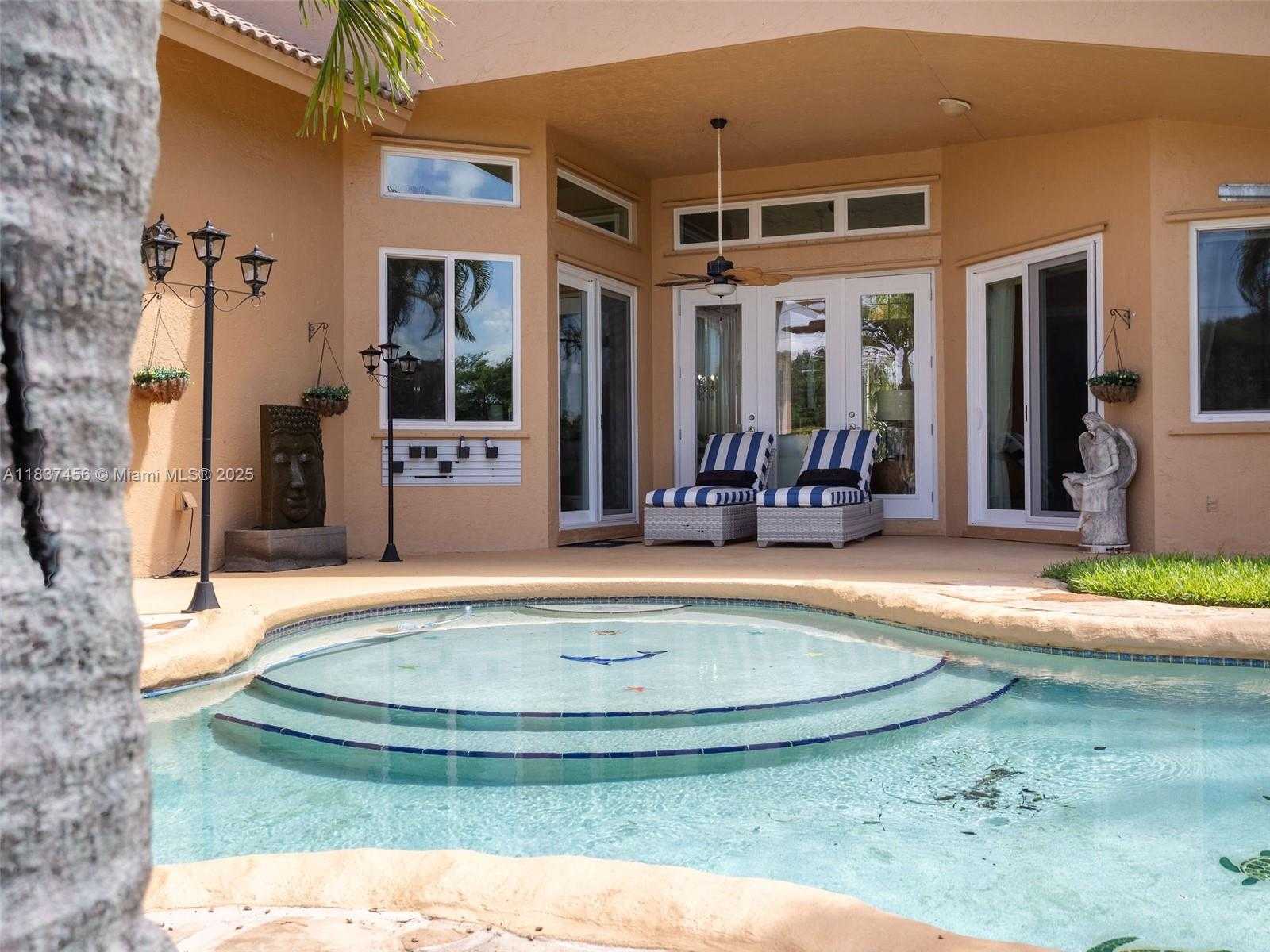 Small Image of 3043 LAKEWOOD DR, Weston Number 27