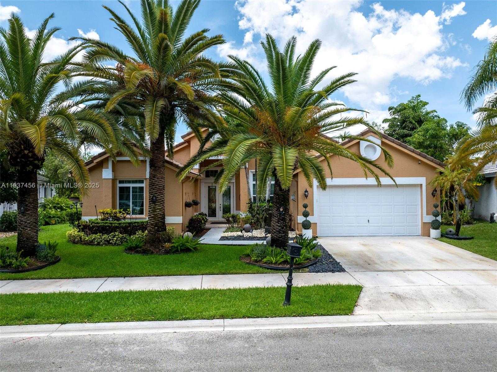 Small Image of 3043 LAKEWOOD DR, Weston Number 3